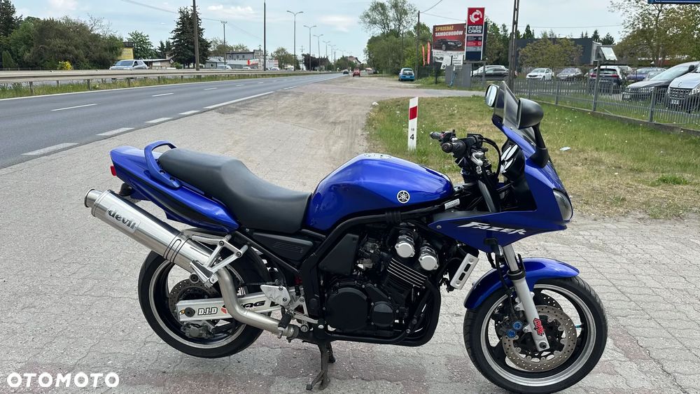 Yamaha FZS - 11