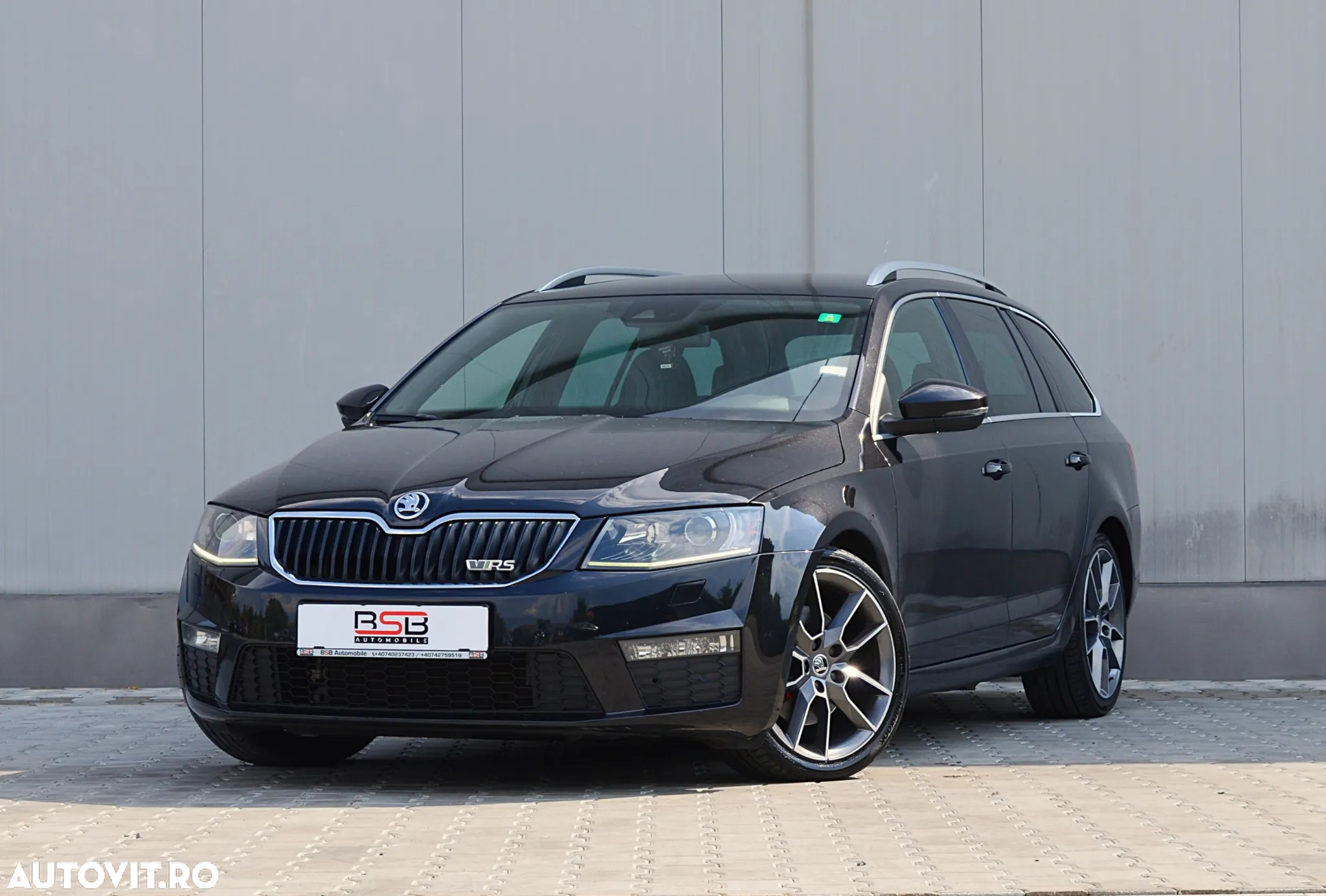 Skoda Octavia Combi 2.0 TDI DSG RS - 3