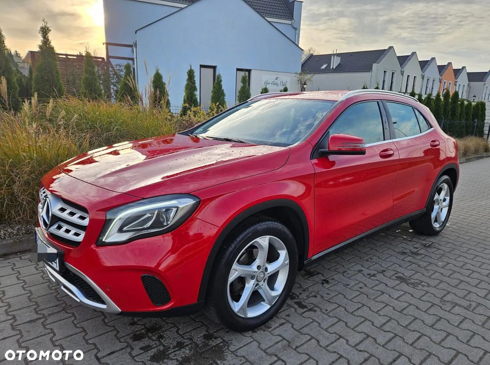 Mercedes-Benz GLA 200 7G-DCT - 1