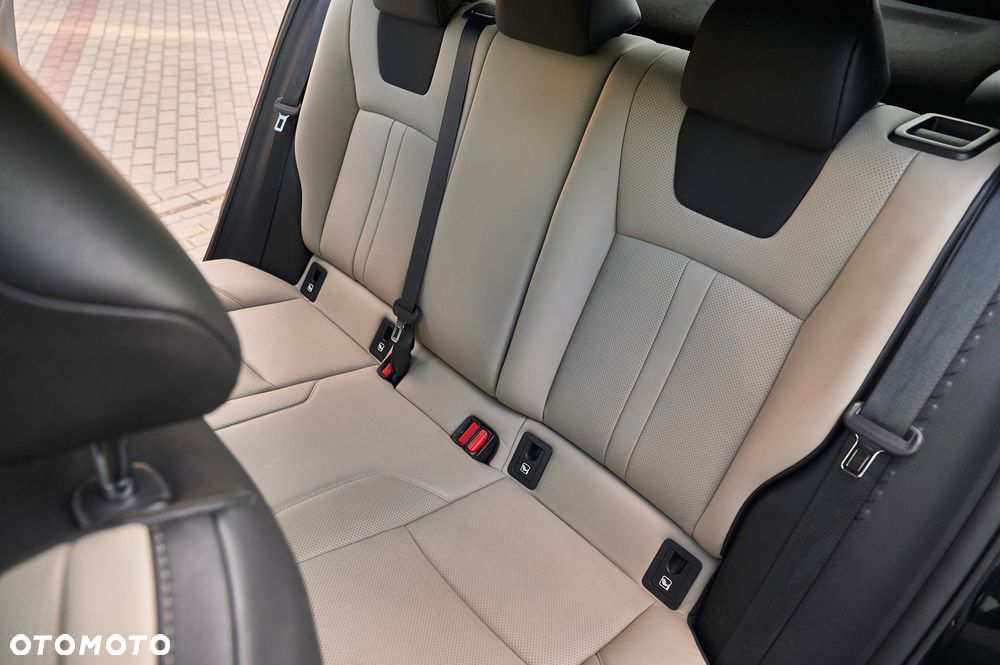 Toyota C-HR 2.0 Hybrid Executive - 30
