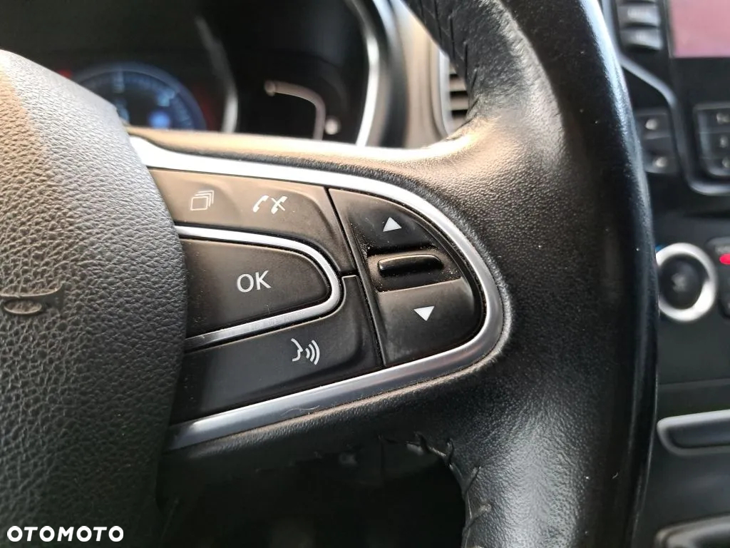 Renault Grand Scenic - 16
