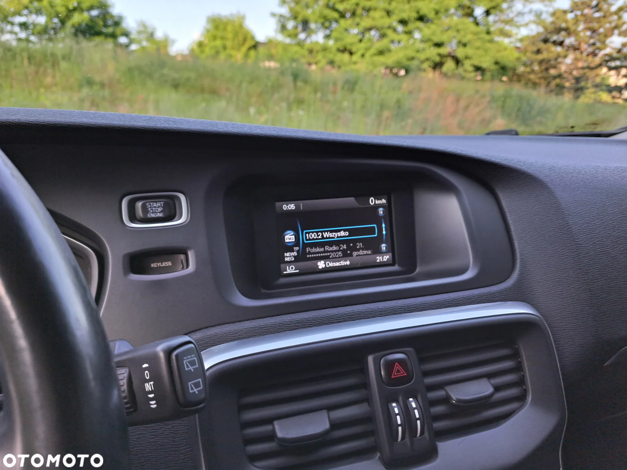 Volvo V40 - 24
