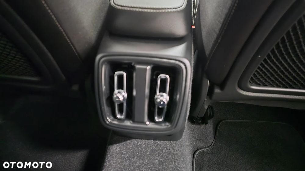 Volvo XC 40 D3 SCR R-Design - 16