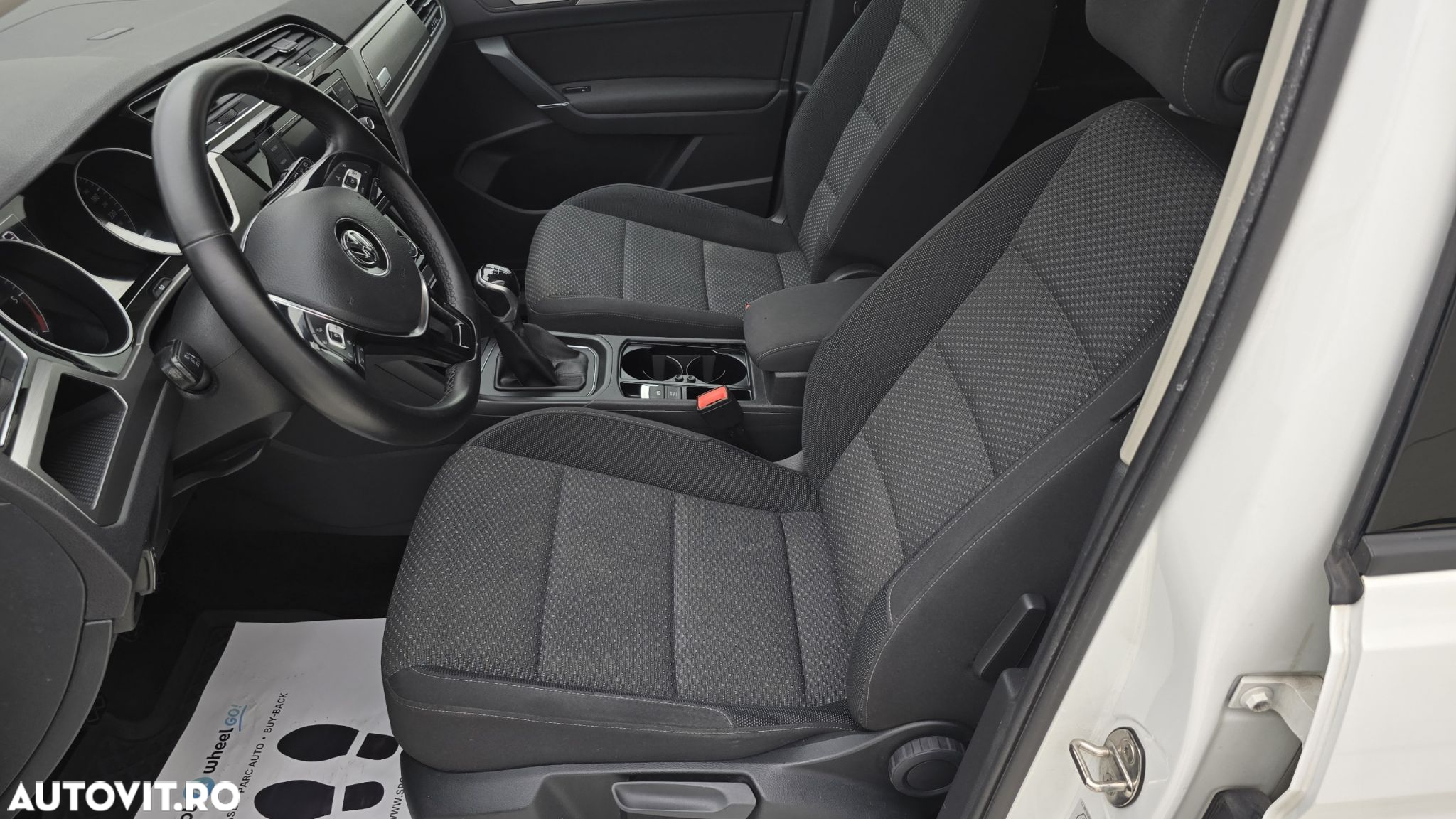 Volkswagen Touran 2.0 TDI Comfortline - 12