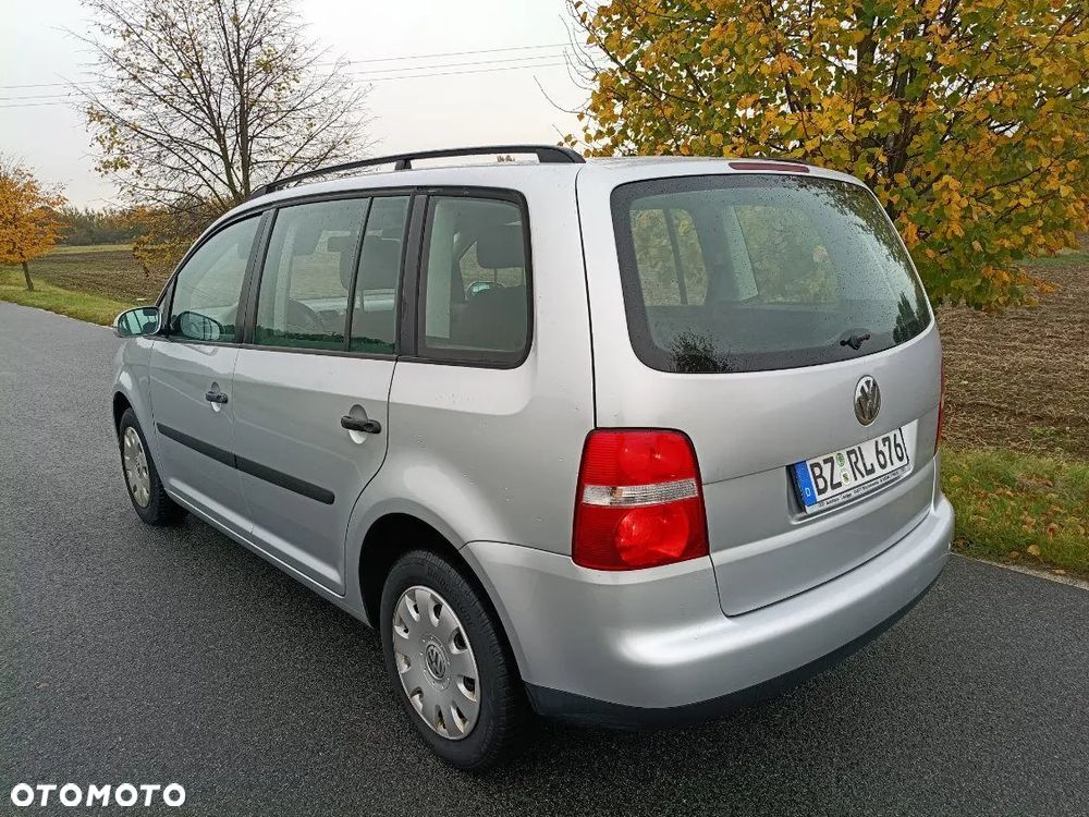 Volkswagen Touran 2004 photo 2