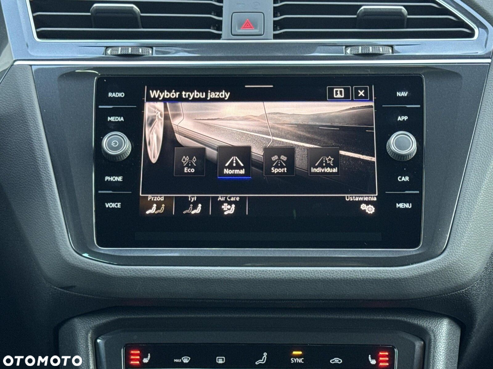 Volkswagen Tiguan - 29