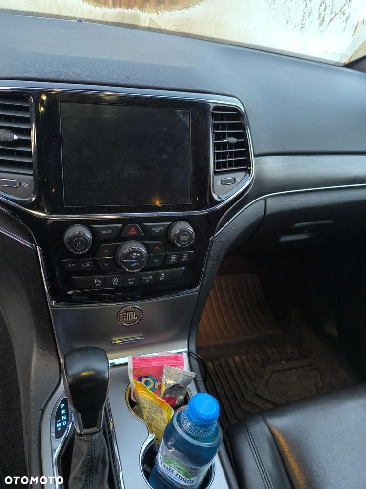 Jeep Grand Cherokee - 15