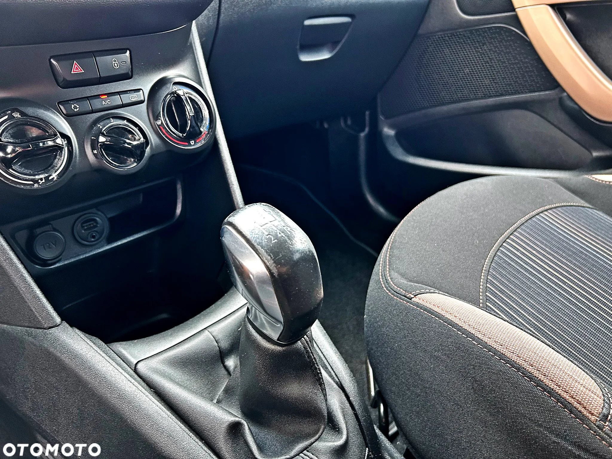 Peugeot 208 e-HDi FAP 92 Stop&Start Style - 34