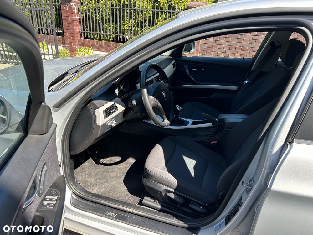 BMW Seria 3 318i Edition Exclusive - 5