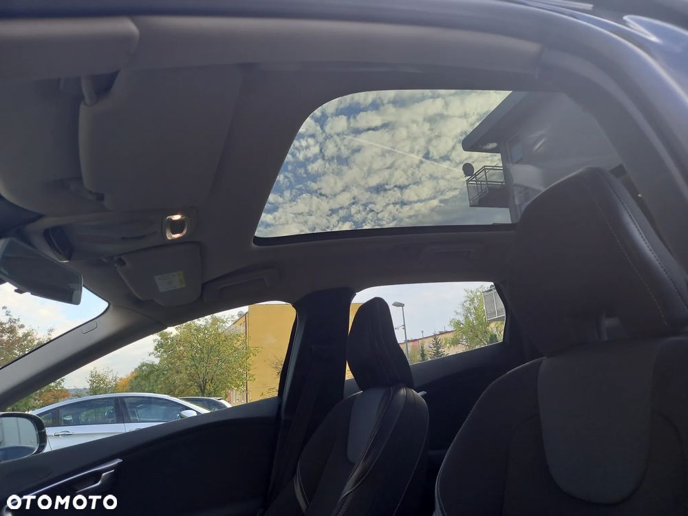 Volvo V40 - 18