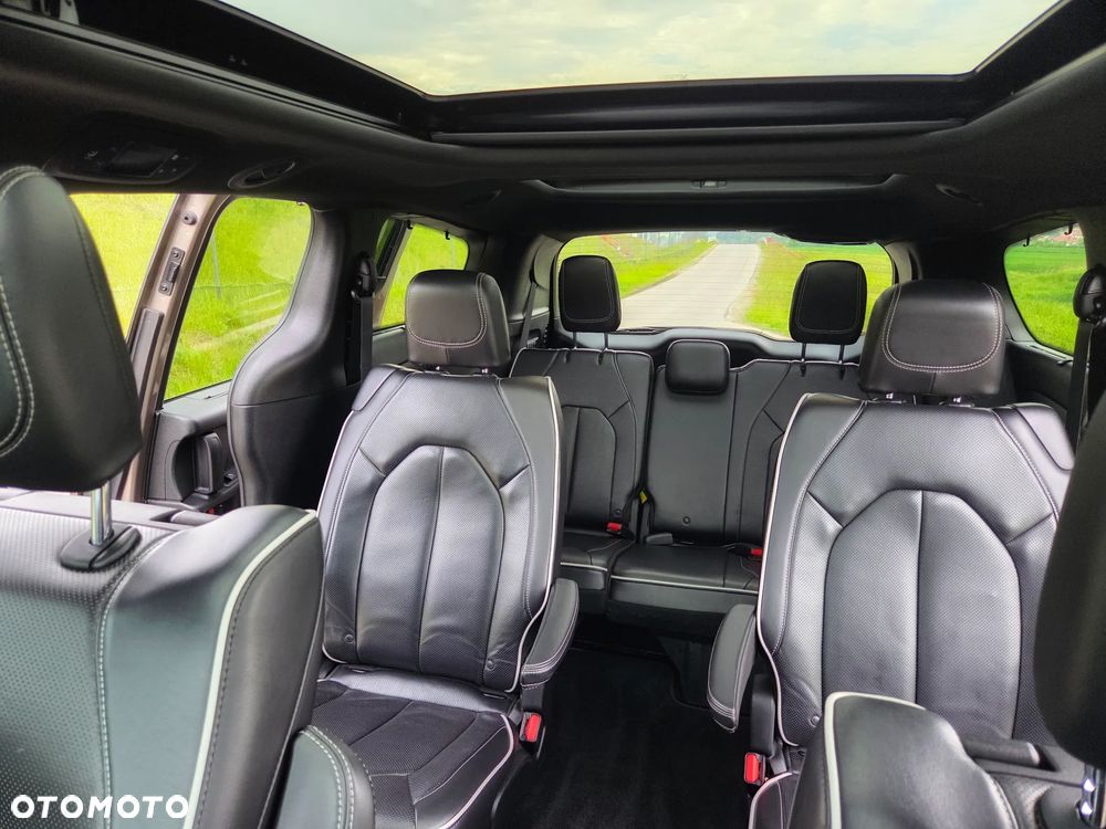 Chrysler Pacifica - 11