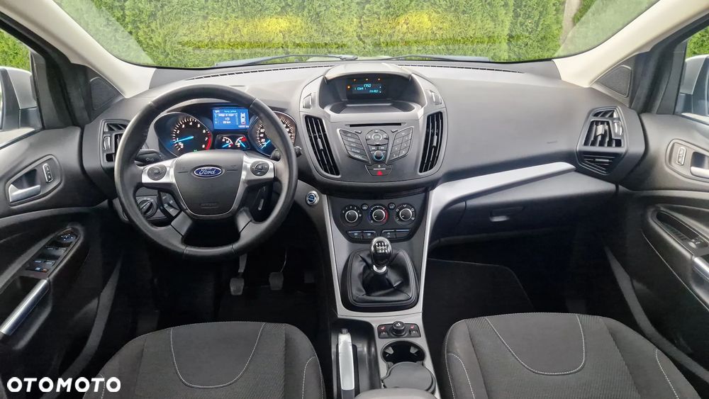 Ford Kuga 1.6 EcoBoost 2x4 Titanium - 6