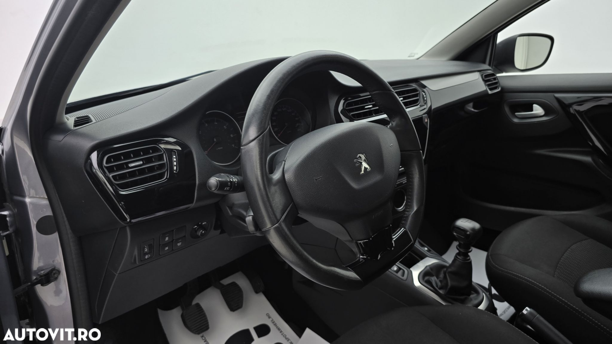 Peugeot 301 1.5 BlueHDI FAP Allure - 12