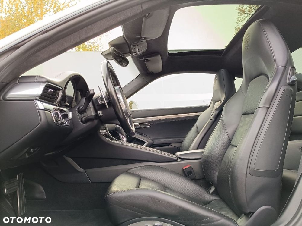 Porsche 911 Carrera 4S PDK - 26