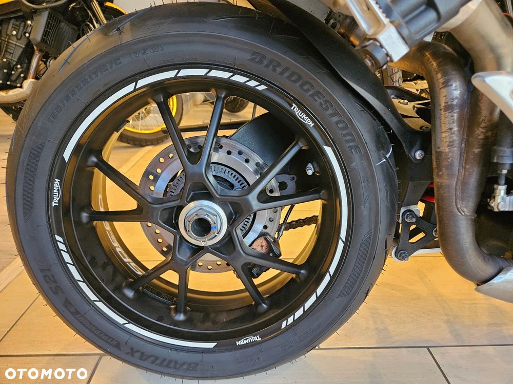 Triumph Speed Triple - 15