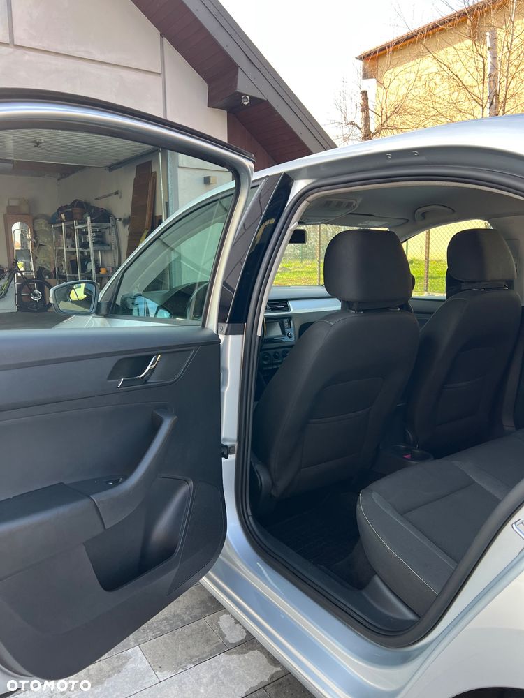 Skoda RAPID 1.6 TDI DPF Ambition - 17