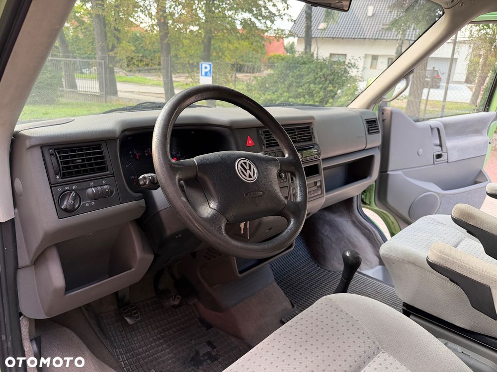 Volkswagen Multivan - 37