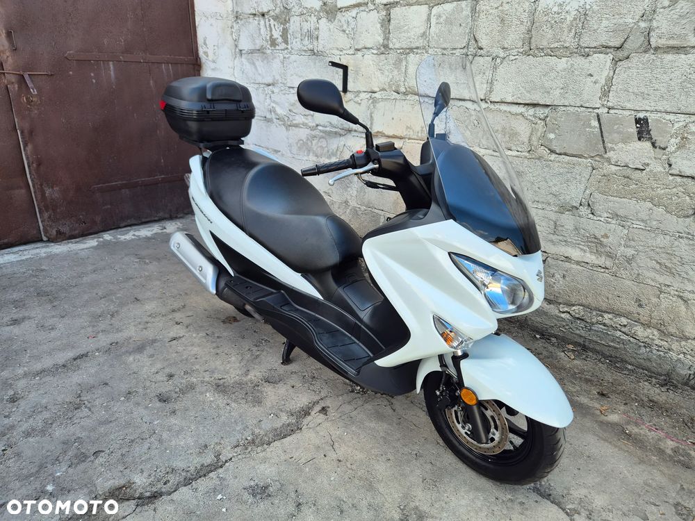 Suzuki Burgman - 12