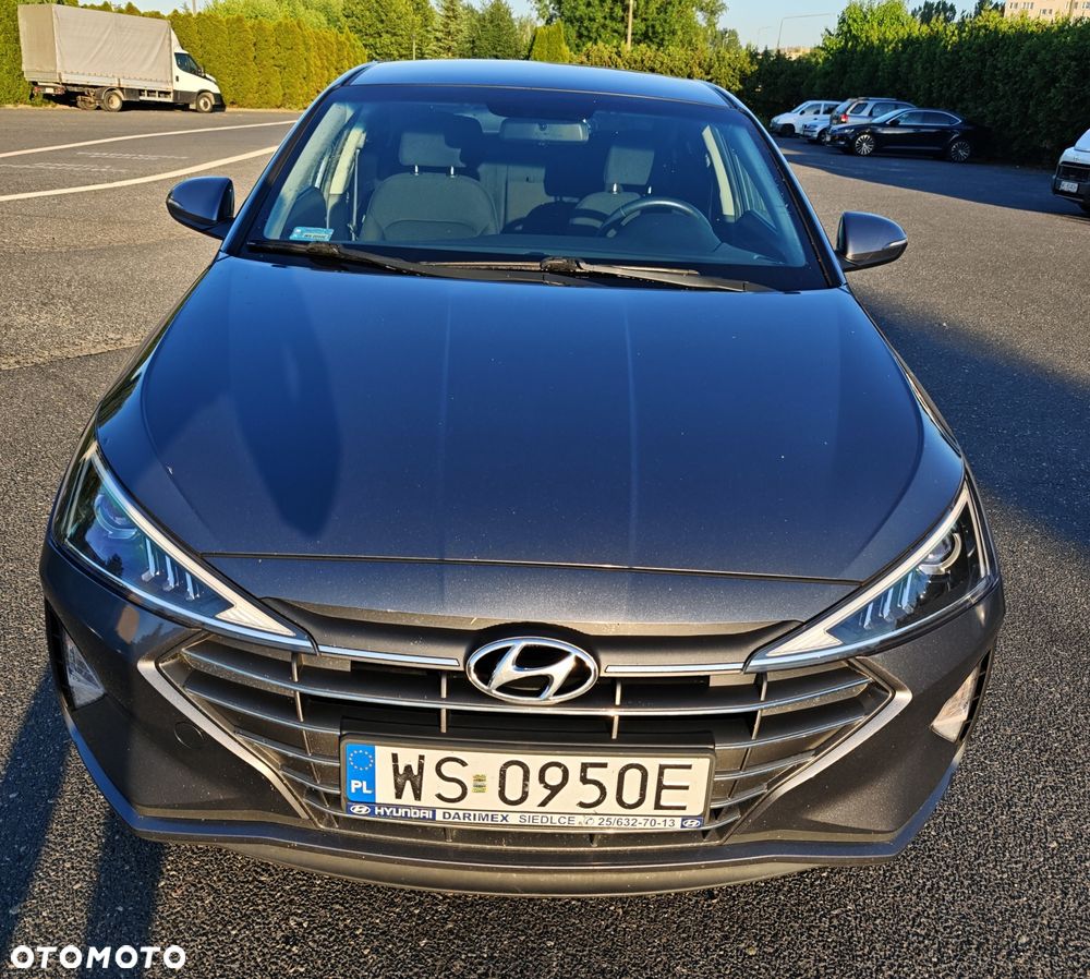 Hyundai Elantra - 1