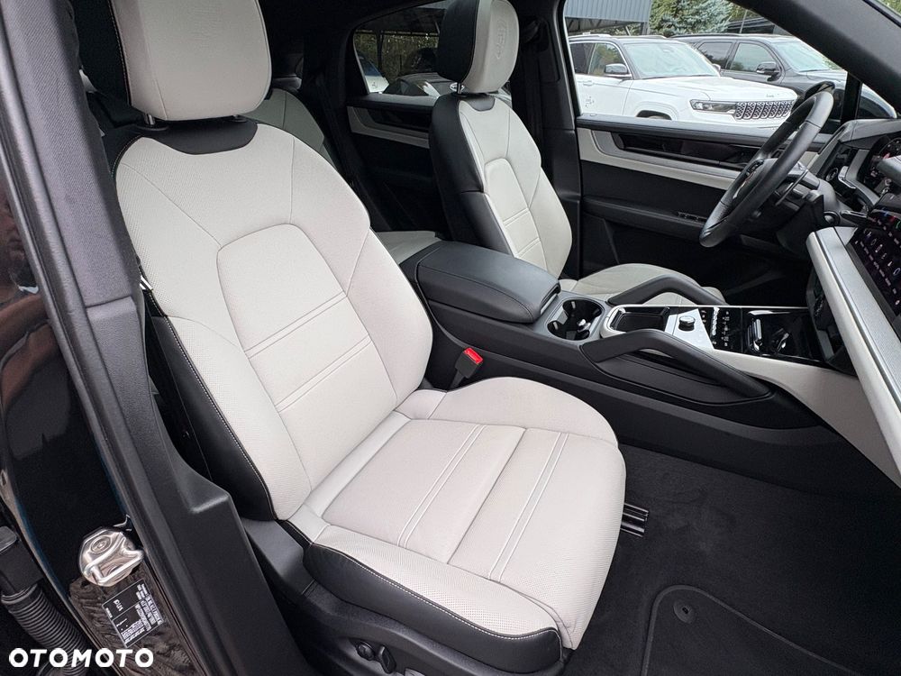 Porsche Cayenne - 26