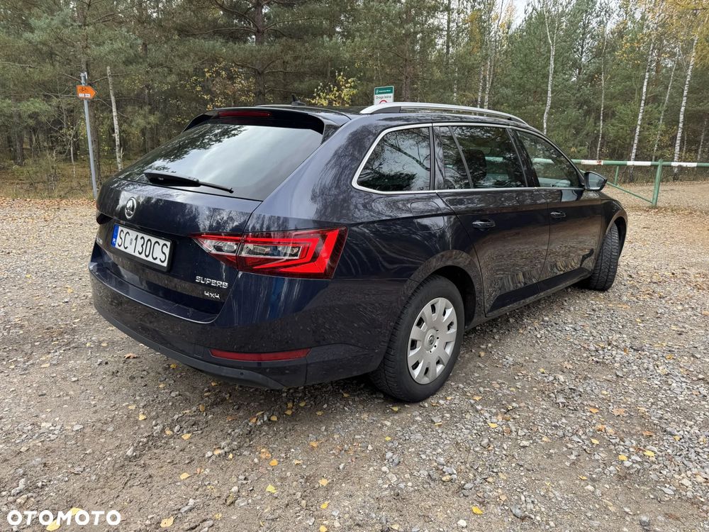 Skoda Superb ver-2-0-tdi-scr-4x4-ambition-dsg - 8