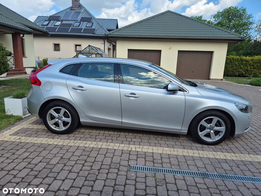 Volvo V40 D2 Momentum - 8