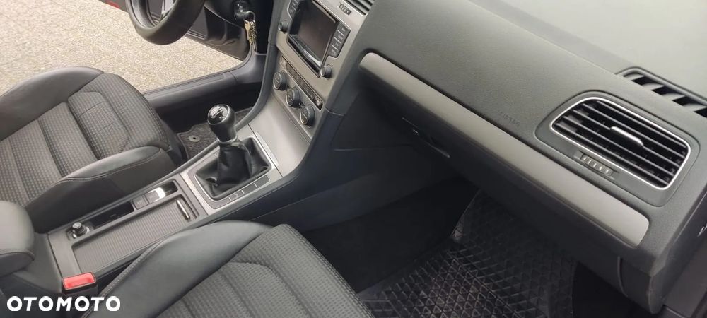 Volkswagen Golf - 13