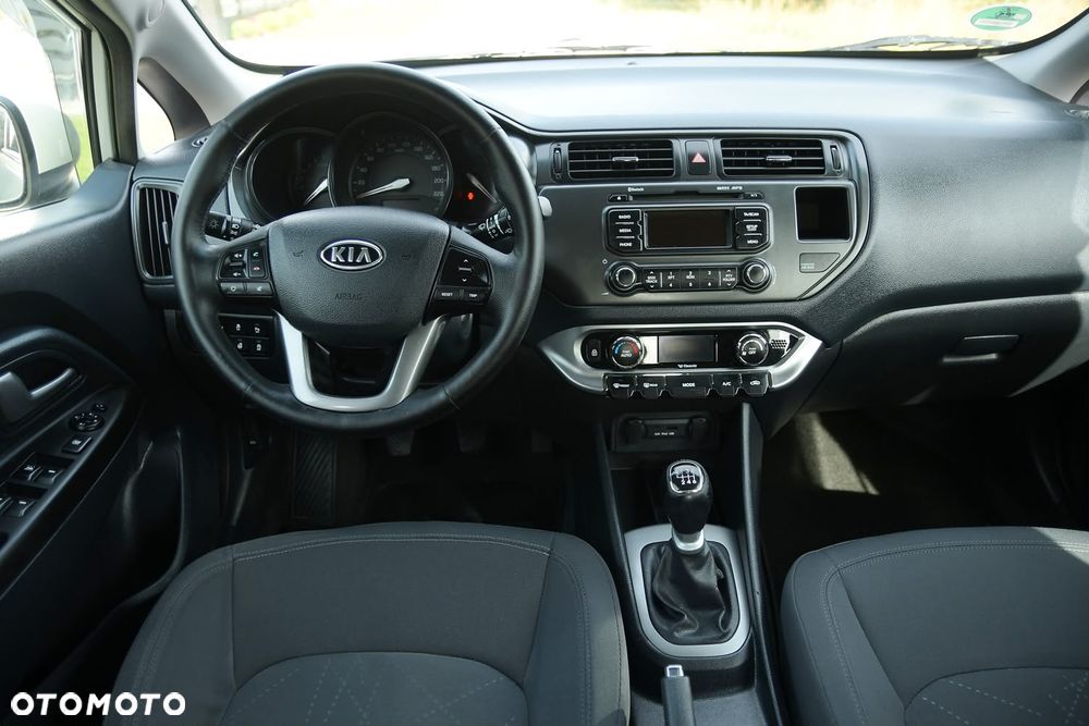 Kia Rio - 26