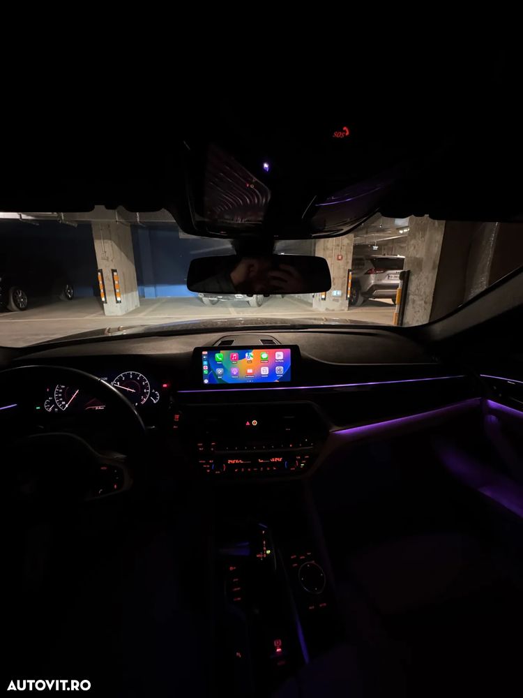 BMW Seria 5 520i AT - 10