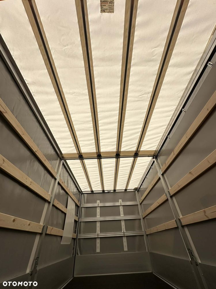 Volkswagen CRAFTER - 11