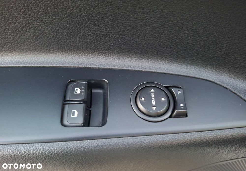 Kia Stonic - 23