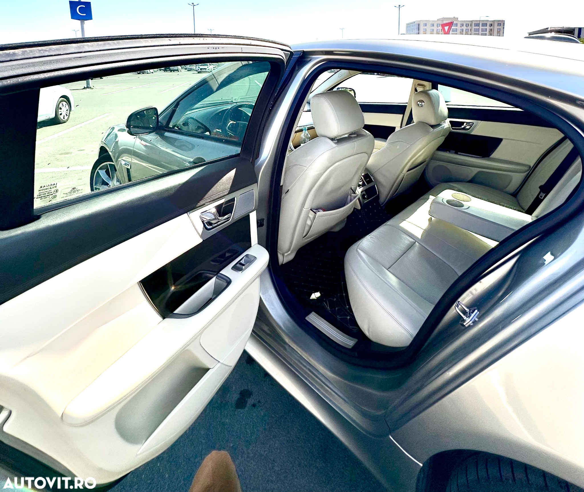 Jaguar XF 3.0D S Luxury - 8