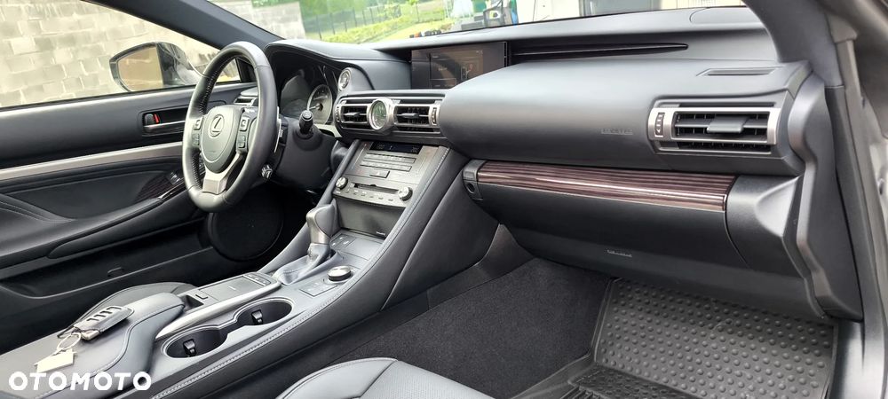 Lexus RC - 30