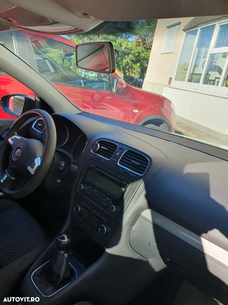 Volkswagen Golf - 6