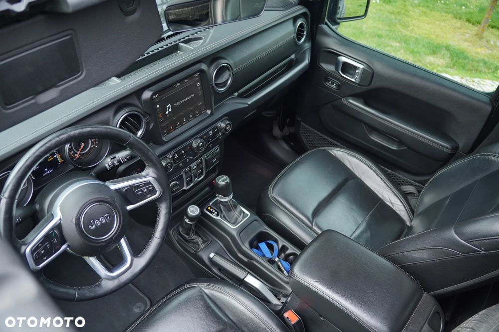 Jeep Wrangler 3.6 Unlim Sahara - 30