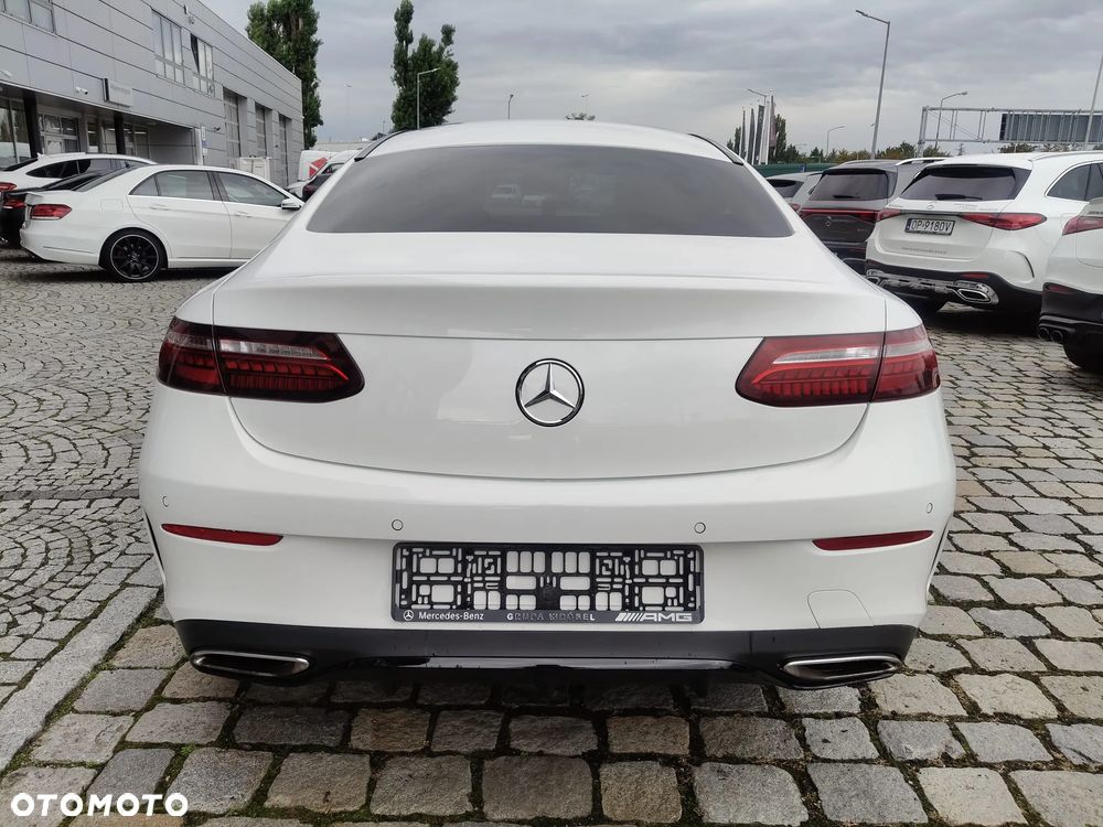 Mercedes-Benz Klasa E 200 Coupe 4-Matic 9G-TRONIC - 5