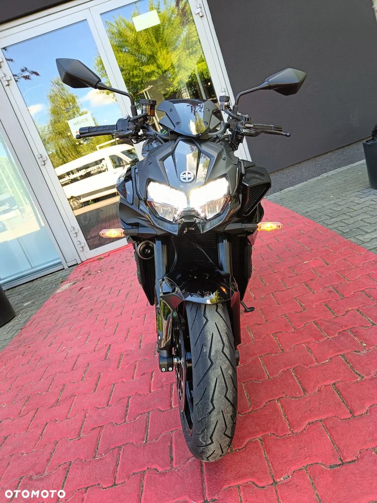 Kawasaki H2 - 7