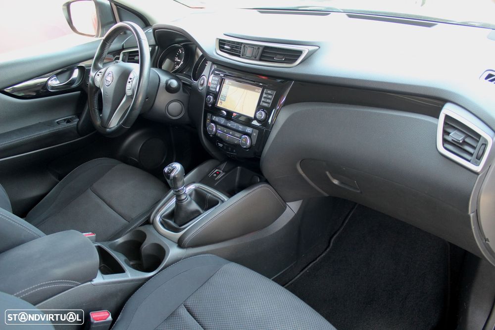 Nissan Qashqai 1.5 dCi N-Connecta - 23