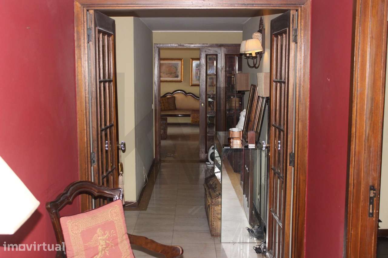 Apartamento T5 na Avenida da Boavista, com 270 m2 - Grande imagem: 3/39