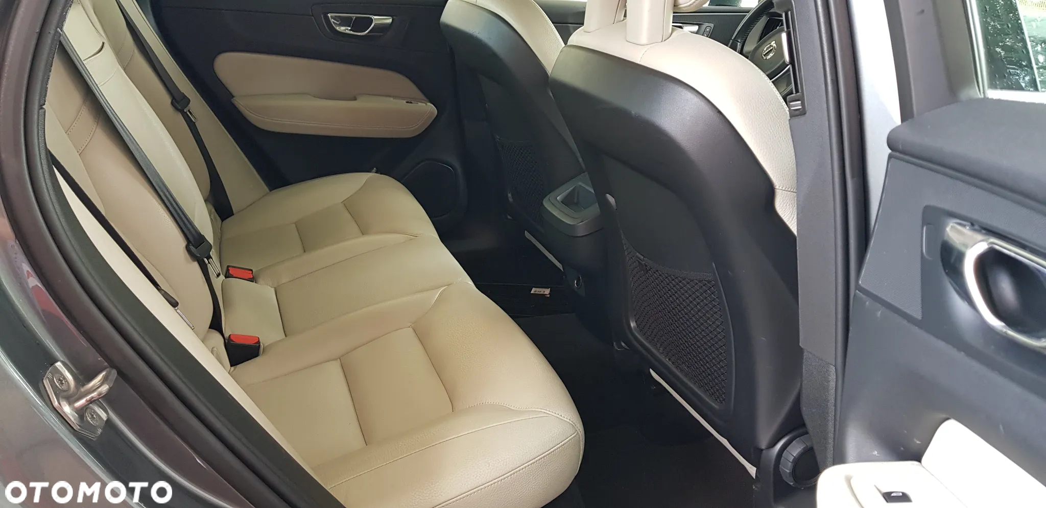Volvo XC 60 D5 AWD Geartronic Momentum - 16