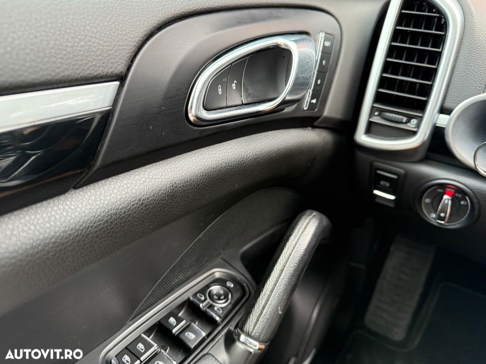 Porsche Cayenne Diesel Platinum Edition - 33