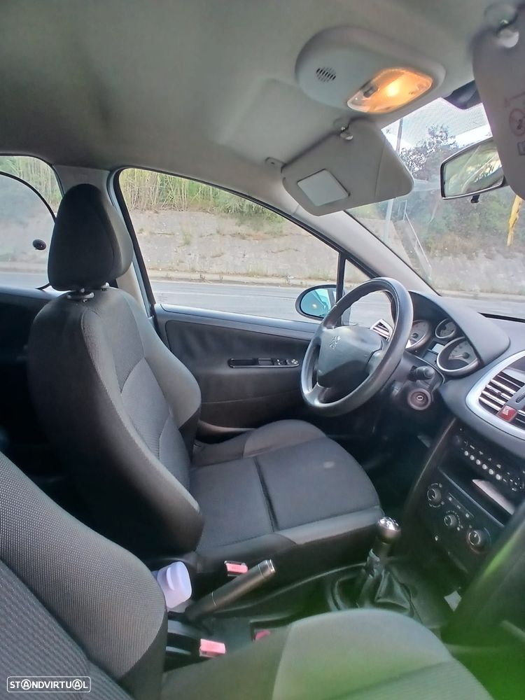 Peugeot 207 1.4 HDi Sport - 2