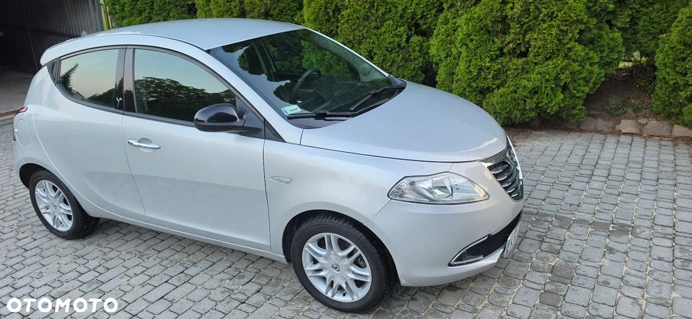 Lancia Ypsilon 1.2 8V Silver - 18