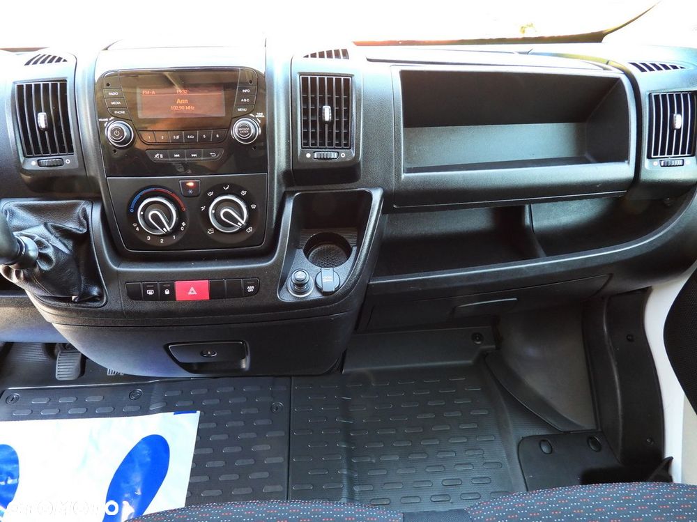 Peugeot BOXER KONTENER WINDA 8 PALET TEMPOMAT KLIMATYZACJA  130KM - 31