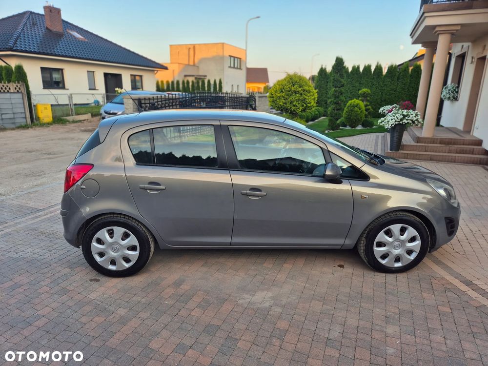 Opel Corsa 1.2 16V Essentia - 17
