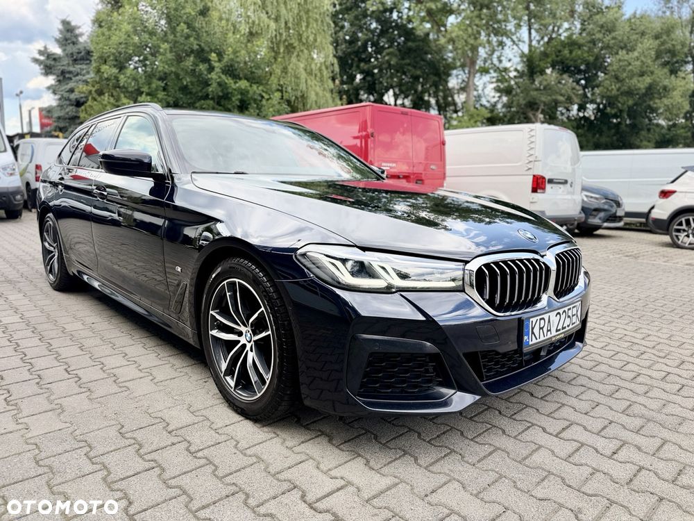 BMW Seria 5 520d xDrive M Sport Edition - 3