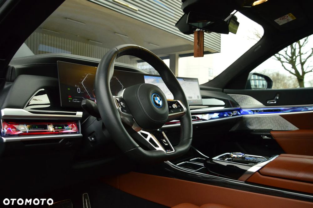 BMW Seria 7 750e PHEV xDrive M Sport sport - 12