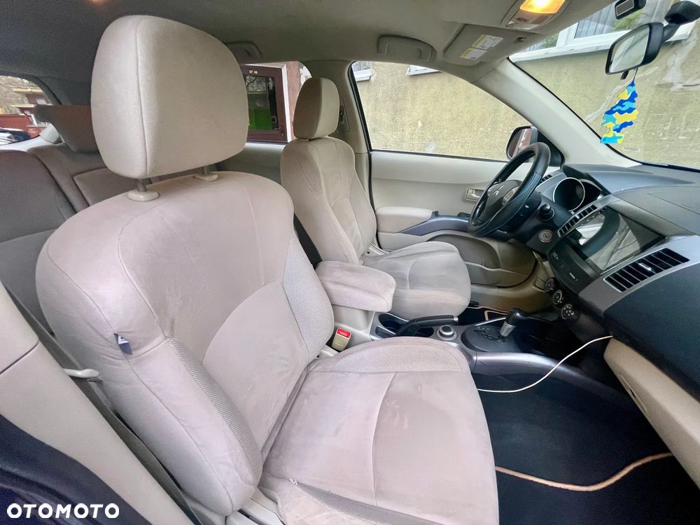 Mitsubishi Outlander 3.0 V6 XLS - 8