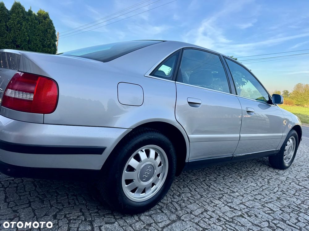 Audi A4 Limousine 1.8 - 10