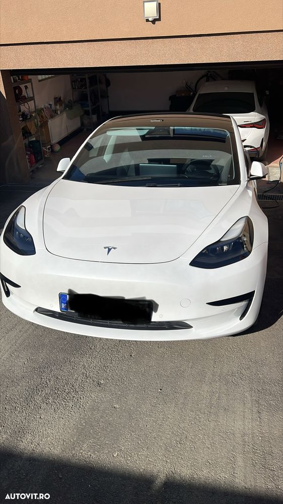 TESLA Model 3 2022 — imagine 4